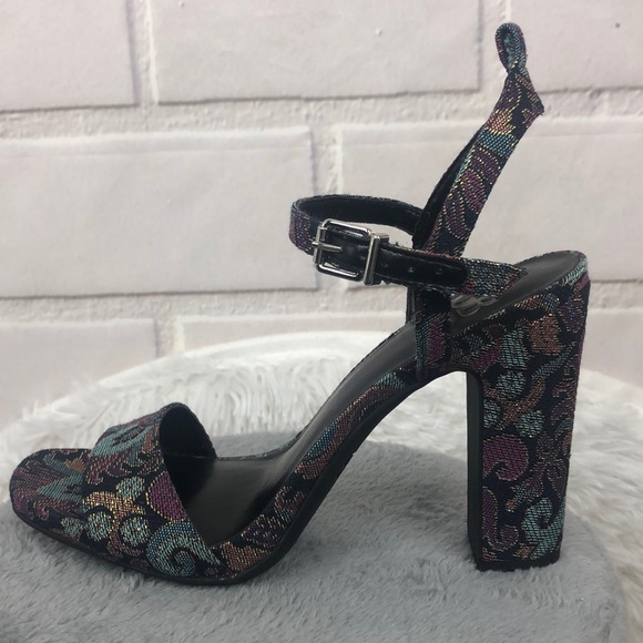 Gianni Bini ankle strap Block heel sandals 4.25in - Picture 2 of 8